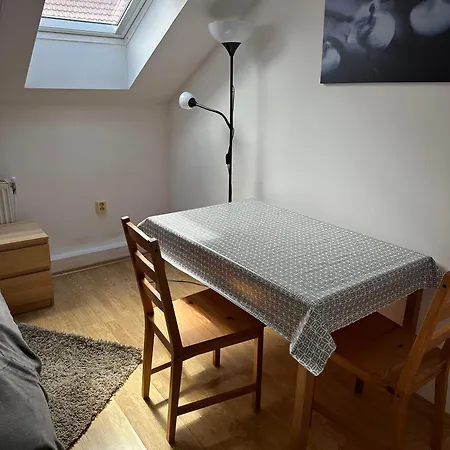 B Private In Center In Проживание в семье